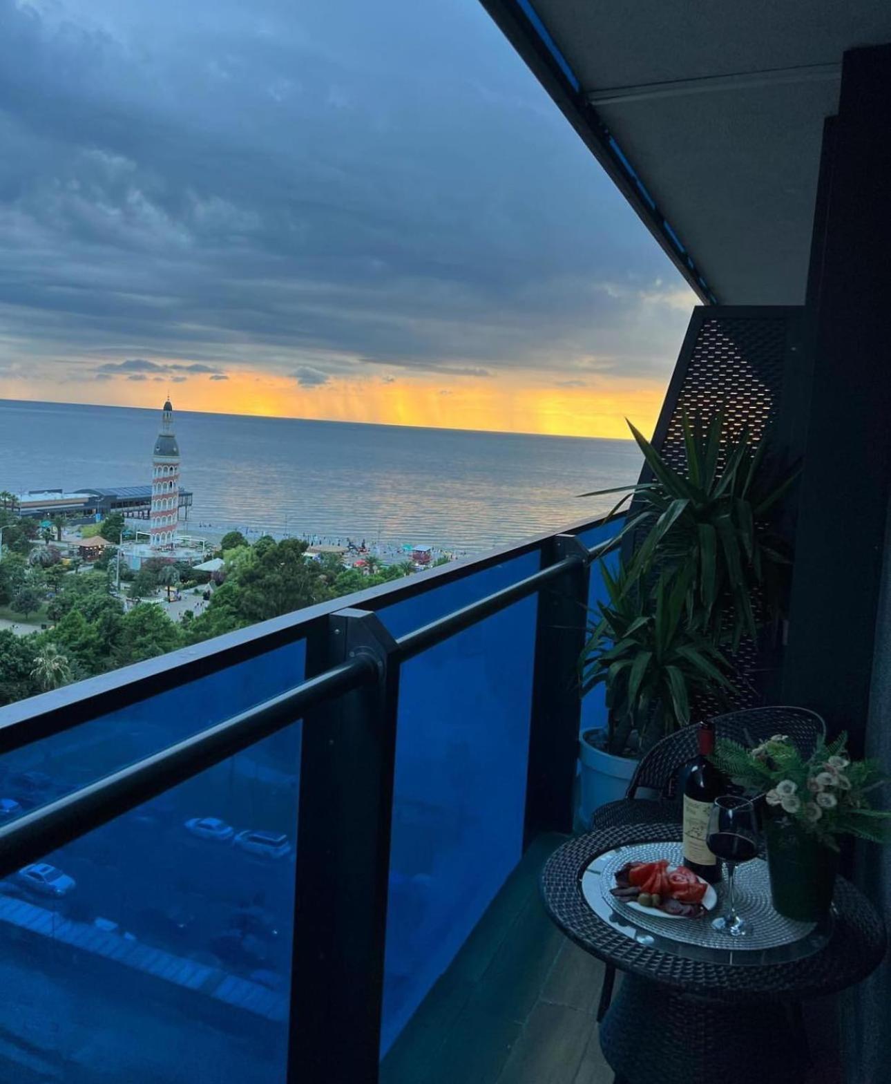 Luxury Panorama Sea View Apartment & Central Batum Dış mekan fotoğraf